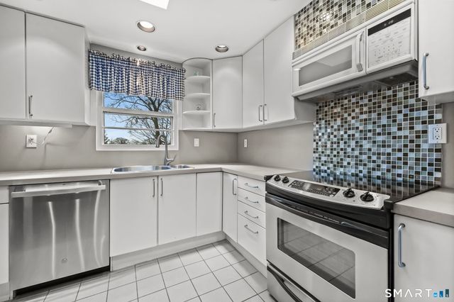 19 Lyncrest Drive, Norwalk, CT 06851