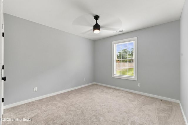 180 Azure Dr, Mt Washington, KY 40047
