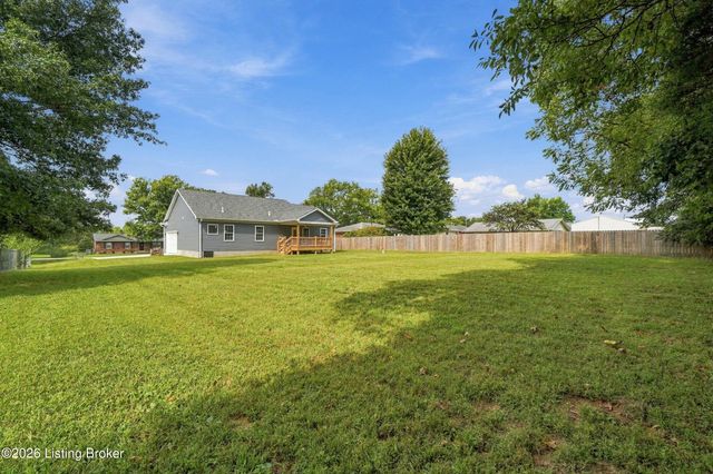 180 Azure Dr, Mt Washington, KY 40047