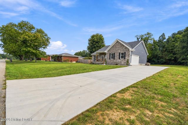 180 Azure Dr, Mt Washington, KY 40047