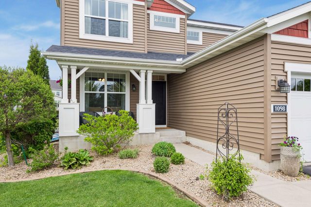1098 Prairie View Lane, Waconia, MN 55387