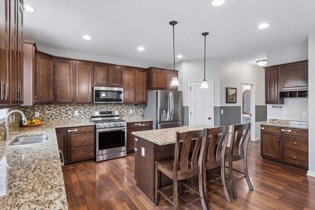 1098 Prairie View Lane, Waconia, MN 55387