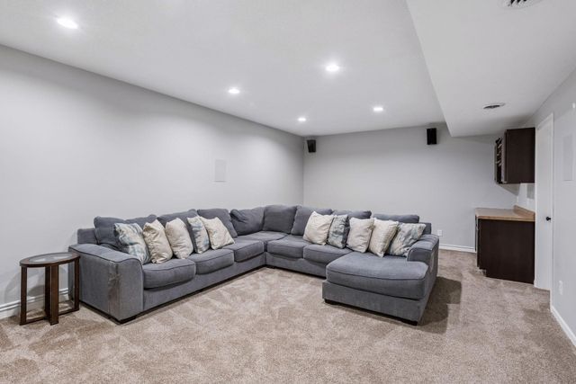 1098 Prairie View Lane, Waconia, MN 55387