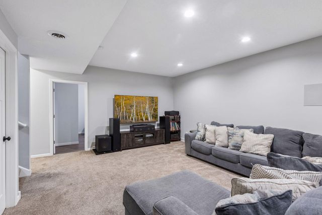 1098 Prairie View Lane, Waconia, MN 55387
