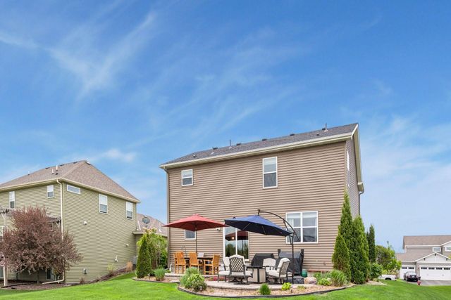 1098 Prairie View Lane, Waconia, MN 55387