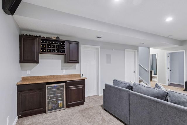 1098 Prairie View Lane, Waconia, MN 55387