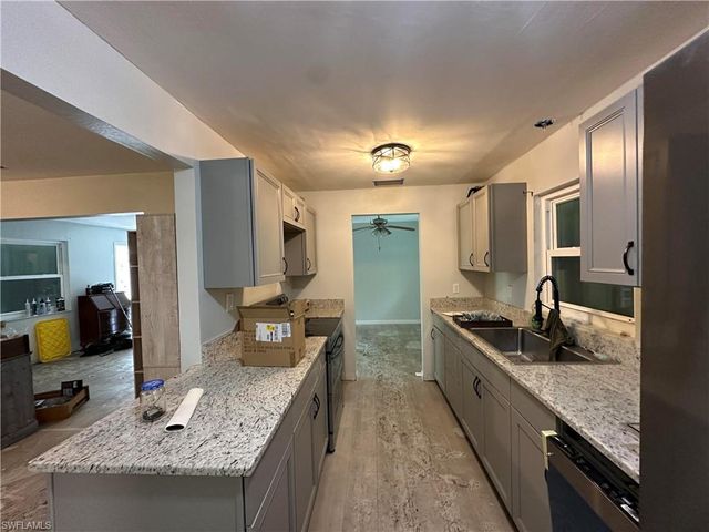 16940 Tarpon WAY, North Fort Myers, FL 33917