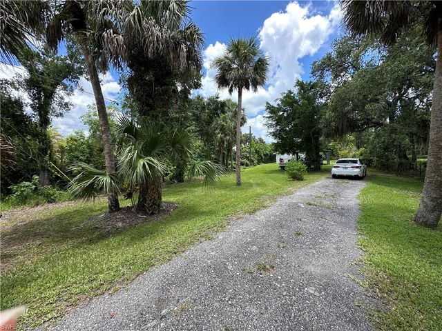 16940 Tarpon WAY, North Fort Myers, FL 33917