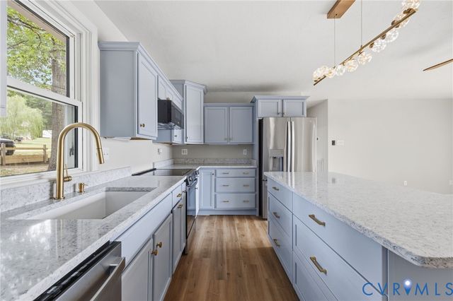 2224 Overlook Rd, Powhatan, VA 23139