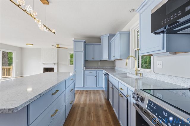 2224 Overlook Rd, Powhatan, VA 23139