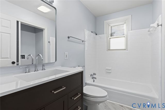 2224 Overlook Rd, Powhatan, VA 23139