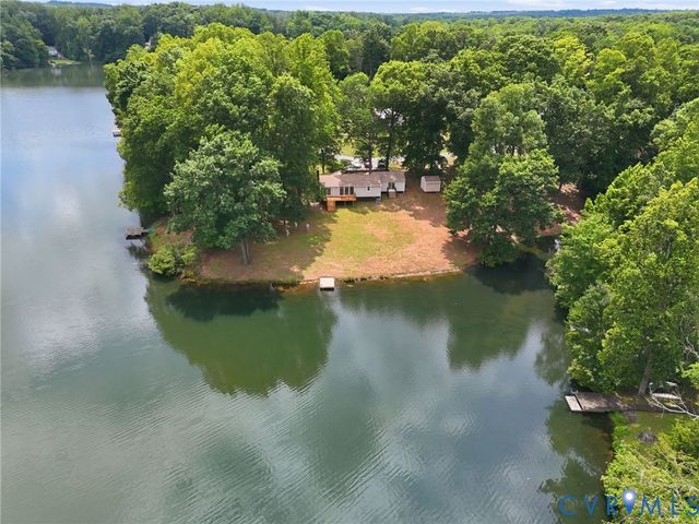 2224 Overlook Rd, Powhatan, VA 23139