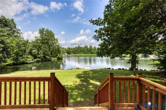 2224 Overlook Rd, Powhatan, VA 23139
