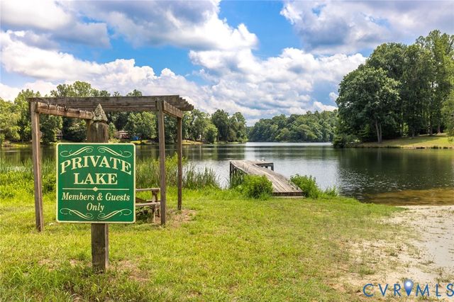 2224 Overlook Rd, Powhatan, VA 23139