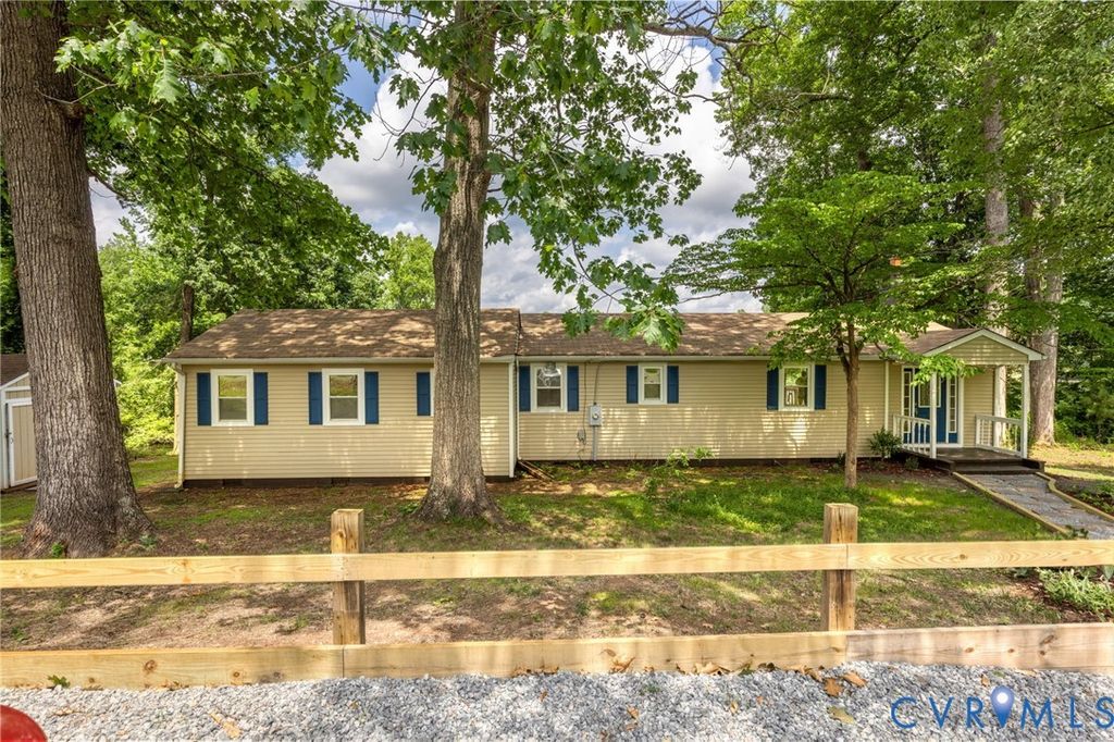 2224 Overlook Rd, Powhatan, VA 23139
