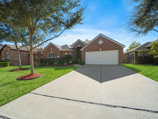 2307 Megellan Point Lane, Pearland, TX 77584