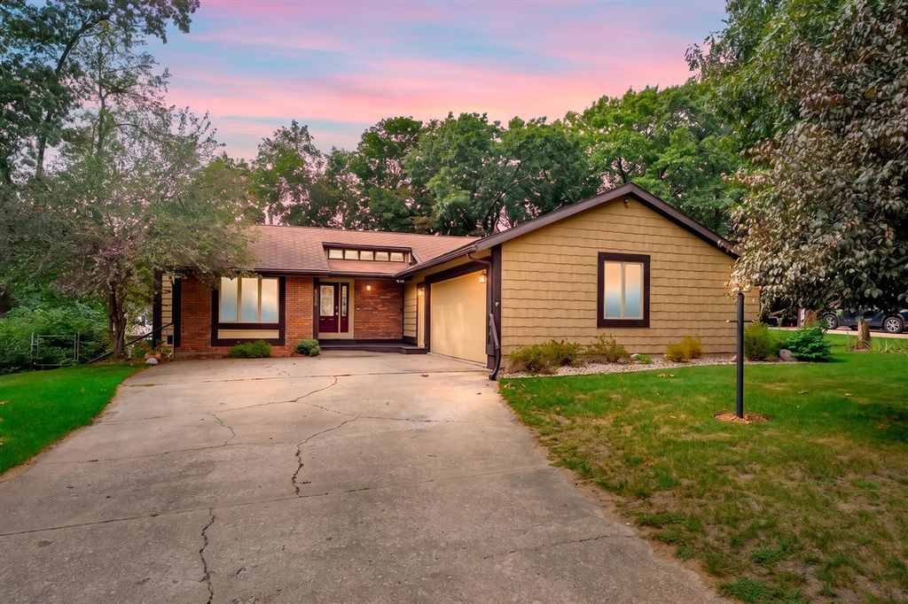 4038 Heights Lane, Kalamazoo, MI 49008