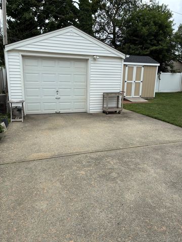 25 S Elm Street, Hicksville, NY 11801