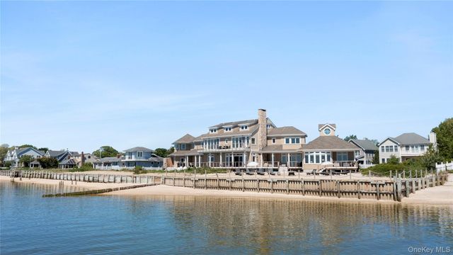 49 Dunlookin Lane, South Jamesport, NY 11970
