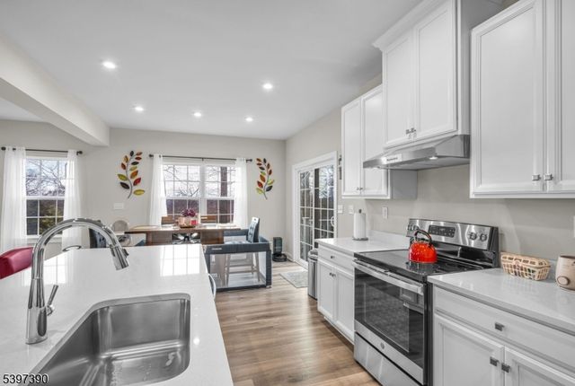 16 Esposito Ln, Roxbury Twp., NJ 07850