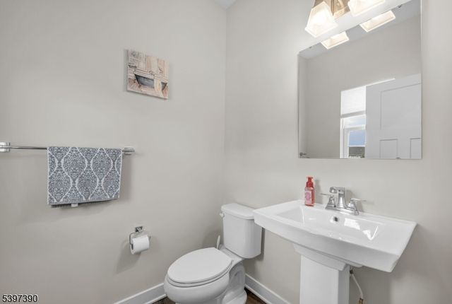 16 Esposito Ln, Roxbury Twp., NJ 07850