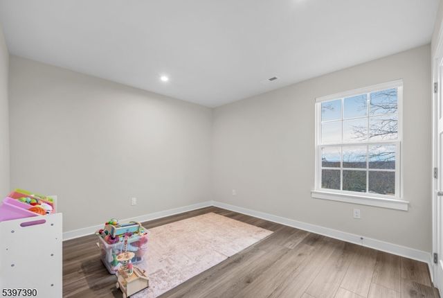 16 Esposito Ln, Roxbury Twp., NJ 07850