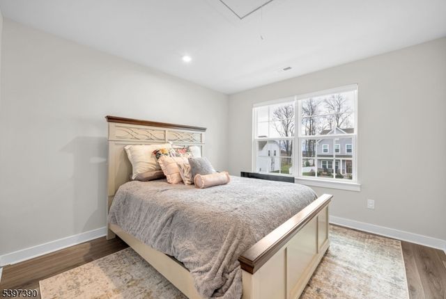 16 Esposito Ln, Roxbury Twp., NJ 07850