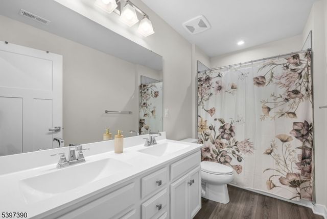 16 Esposito Ln, Roxbury Twp., NJ 07850