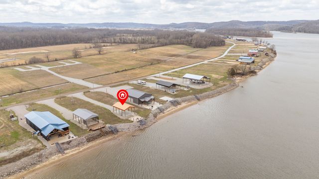 170 S River Front Dr, Clifton, TN 38425