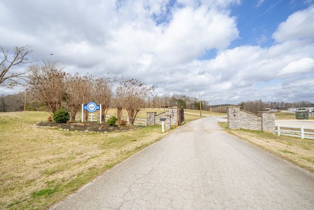 170 S River Front Dr, Clifton, TN 38425