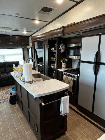 170 S River Front Dr, Clifton, TN 38425