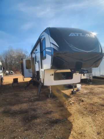 170 S River Front Dr, Clifton, TN 38425