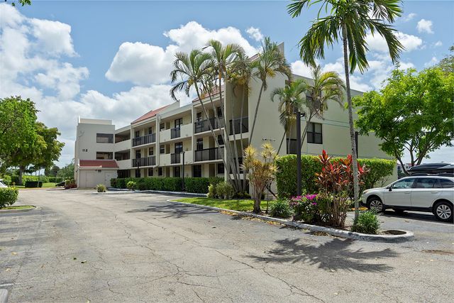 112 LAKE EMERALD Drive 209, Oakland Park, FL 33309