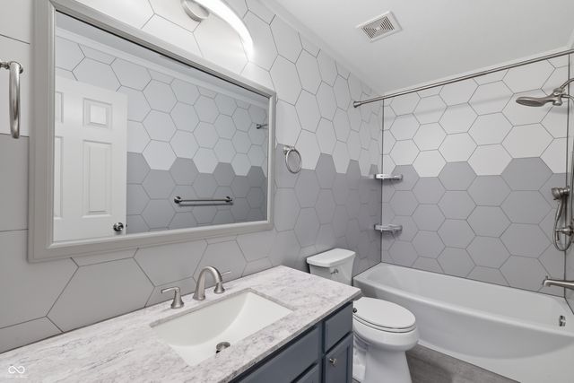 10207 Tybalt Drive, Fishers, IN 46038