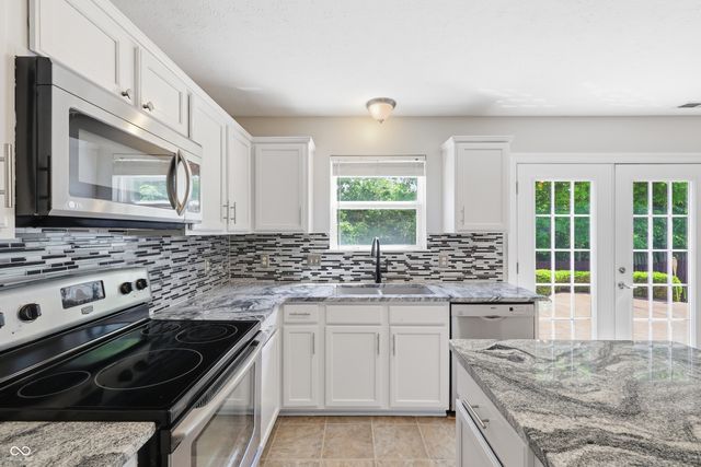 10207 Tybalt Drive, Fishers, IN 46038
