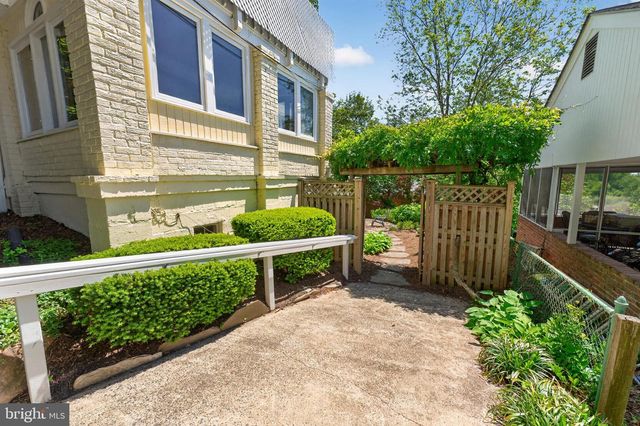 5430 22ND RD N, Arlington, VA 22205