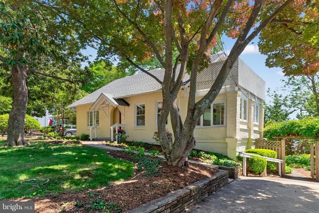 5430 22ND RD N, Arlington, VA 22205