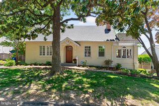 5430 22ND RD N, Arlington, VA 22205