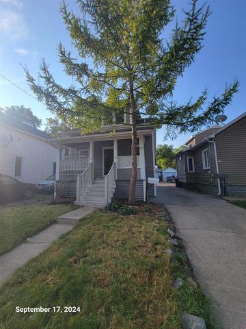 319 W MELVIN AVENUE, Oshkosh, WI 54901