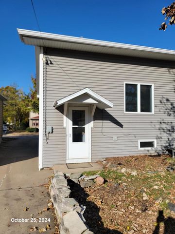 319 W MELVIN AVENUE, Oshkosh, WI 54901