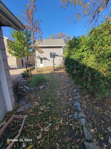 319 W MELVIN AVENUE, Oshkosh, WI 54901