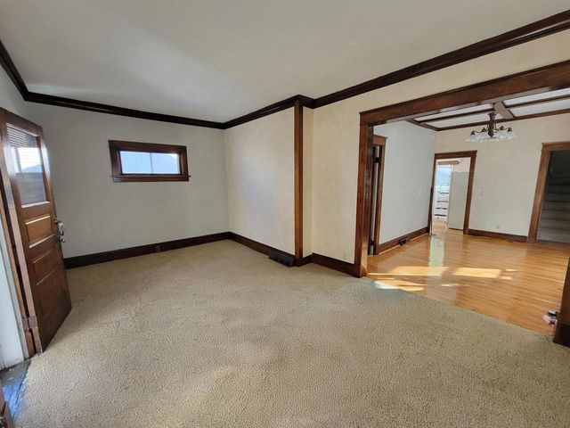 319 W MELVIN AVENUE, Oshkosh, WI 54901