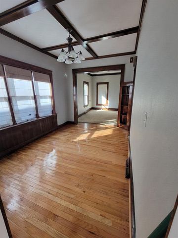 319 W MELVIN AVENUE, Oshkosh, WI 54901