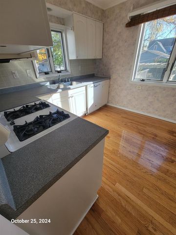 319 W MELVIN AVENUE, Oshkosh, WI 54901