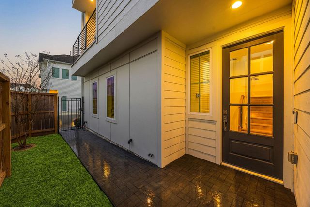 6302 Chelsea Falls Lane, Houston, TX 77008