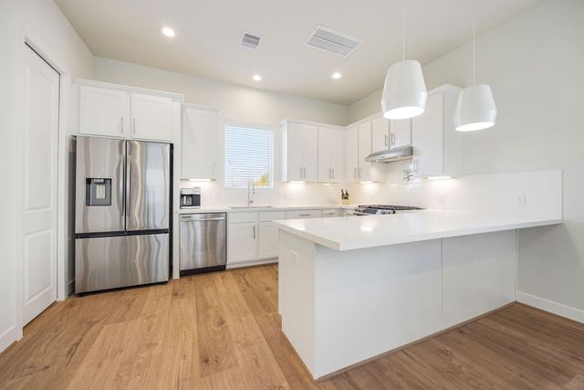 6302 Chelsea Falls Lane, Houston, TX 77008