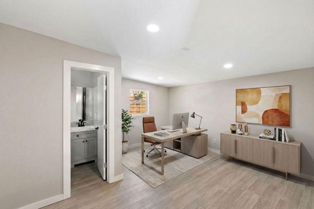 906 E 43rd ST, Austin, TX 78751