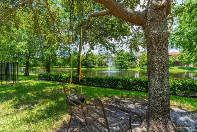 1088 Grove Park Circle, Boynton Beach, FL 33436