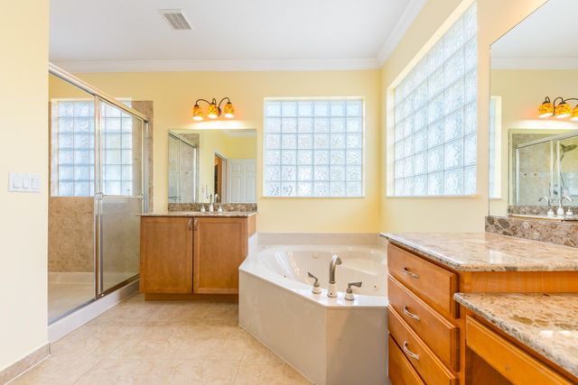 1088 Grove Park Circle, Boynton Beach, FL 33436