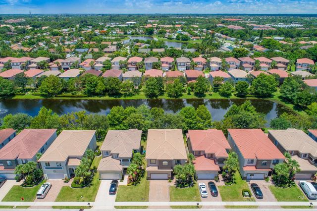 1088 Grove Park Circle, Boynton Beach, FL 33436